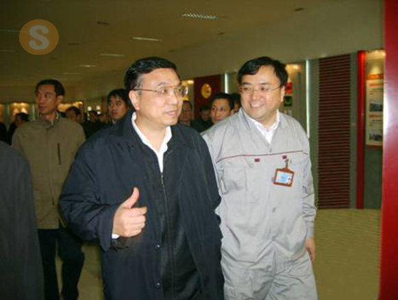2006年11月21日中共中央政治局常委、國務(wù)院總理李克強(qiáng)同志（時任中共遼寧省委書記）蒞臨公司視察